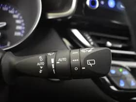 Toyota C-HR thumbnail 19