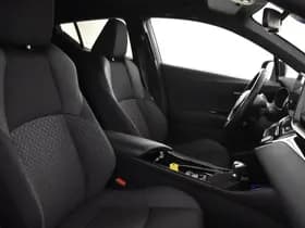 Toyota C-HR thumbnail 3