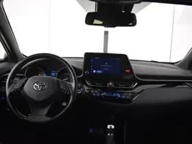 Toyota C-HR thumbnail 4
