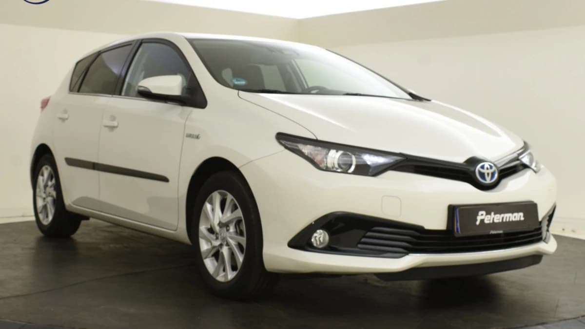 Toyota Auris — foto 1