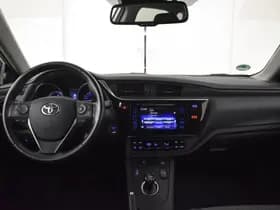 Toyota Auris thumbnail 4