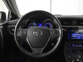 Toyota Auris thumbnail 9