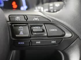 Toyota Yaris thumbnail 16