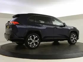 Toyota RAV4 thumbnail 2