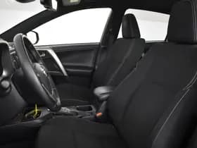 Toyota RAV4 thumbnail 9