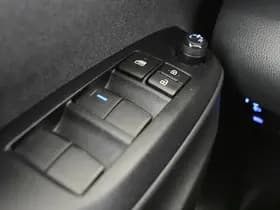 Toyota Yaris thumbnail 24