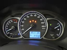 Toyota Yaris thumbnail 12