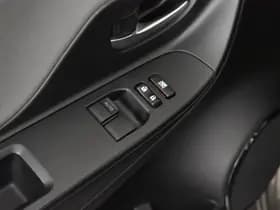 Toyota Yaris thumbnail 10