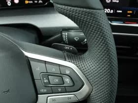 Volkswagen Golf thumbnail 40