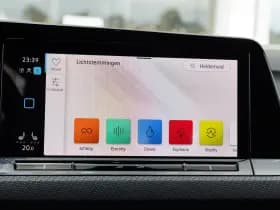 Volkswagen Golf thumbnail 33
