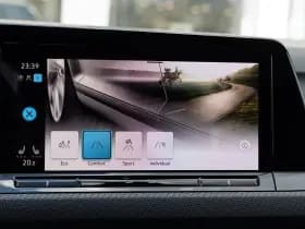 Volkswagen Golf thumbnail 42
