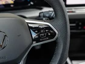 Volkswagen Golf thumbnail 44