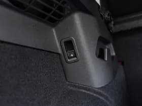 Volkswagen Golf thumbnail 22
