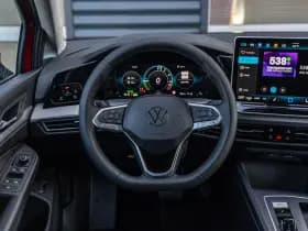 Volkswagen Golf thumbnail 24