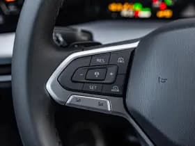 Volkswagen Golf thumbnail 27
