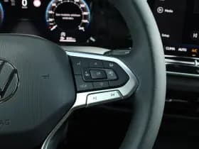 Volkswagen Golf thumbnail 25
