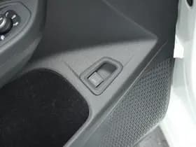 Volkswagen Golf thumbnail 38