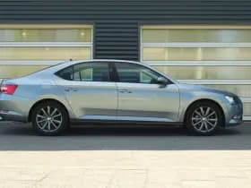 Škoda Superb thumbnail 3