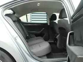 Škoda Superb thumbnail 32