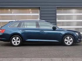 Škoda Superb thumbnail 3