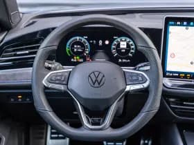 Volkswagen Passat thumbnail 33