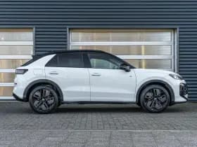 Volkswagen T-Roc thumbnail 3