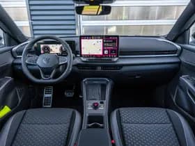 Volkswagen T-Roc thumbnail 5
