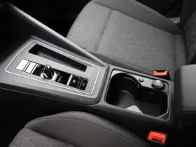Volkswagen Golf thumbnail 38