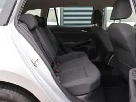 Volkswagen Golf thumbnail 33