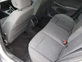 Volkswagen Golf thumbnail 37
