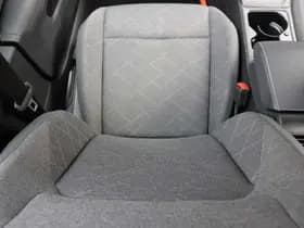 Volkswagen Golf thumbnail 41