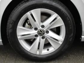 Volkswagen Golf thumbnail 13