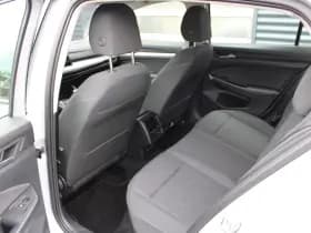 Volkswagen Golf thumbnail 17
