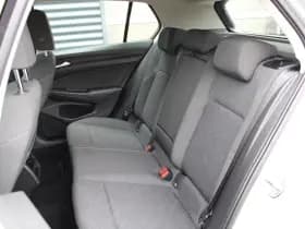 Volkswagen Golf thumbnail 32