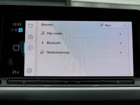 Volkswagen Golf thumbnail 40
