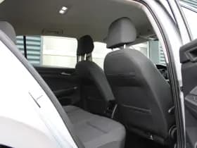 Volkswagen Golf thumbnail 49