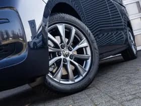 Volkswagen Multivan thumbnail 11
