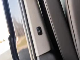 Volkswagen Multivan thumbnail 30