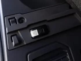 Volkswagen Multivan thumbnail 36