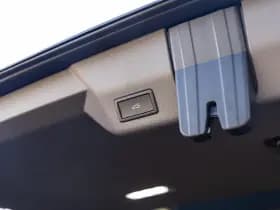 Volkswagen Multivan thumbnail 38