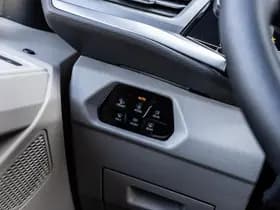 Volkswagen Multivan thumbnail 45
