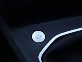 Volkswagen Golf thumbnail 44