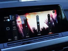 Volkswagen Golf thumbnail 61