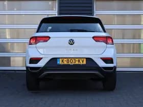 Volkswagen T-Roc thumbnail 11