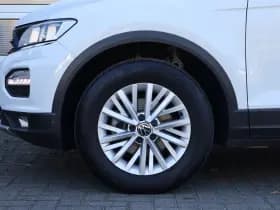 Volkswagen T-Roc thumbnail 14