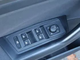 Volkswagen T-Roc thumbnail 45