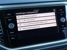 Volkswagen T-Roc thumbnail 57