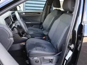 Volkswagen T-Roc thumbnail 4
