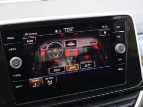 Volkswagen T-Roc thumbnail 51