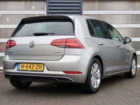 Volkswagen Golf thumbnail 2